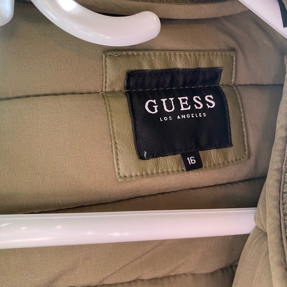 Guess puffer jacket - Picture 4 of 4